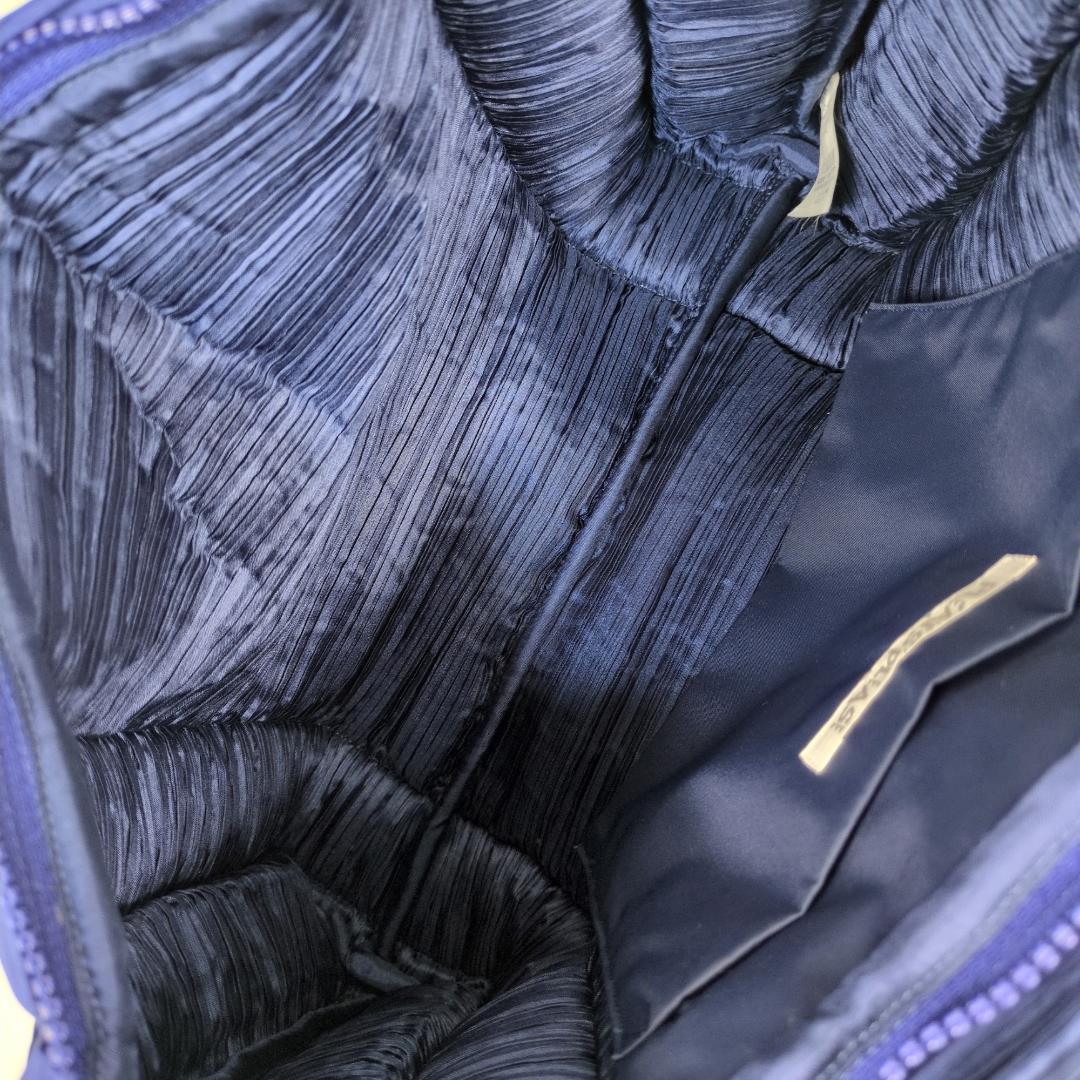 プリーツプリーズ メッセンジャーバッグ ショルダーバッグ イッセイミヤケ