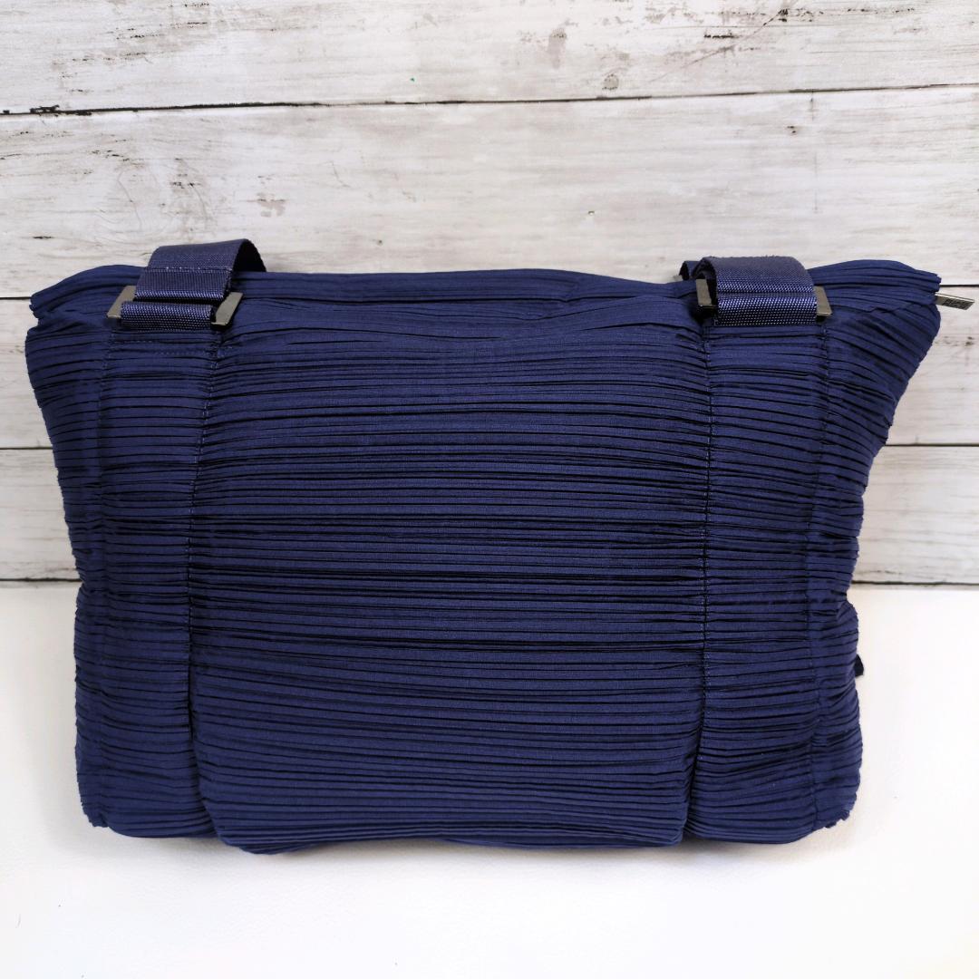 プリーツプリーズ メッセンジャーバッグ ショルダーバッグ イッセイミヤケ