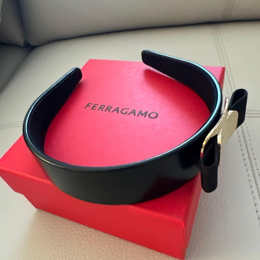 FERRAGAMO ヘアバンド 黒 Made in Italy