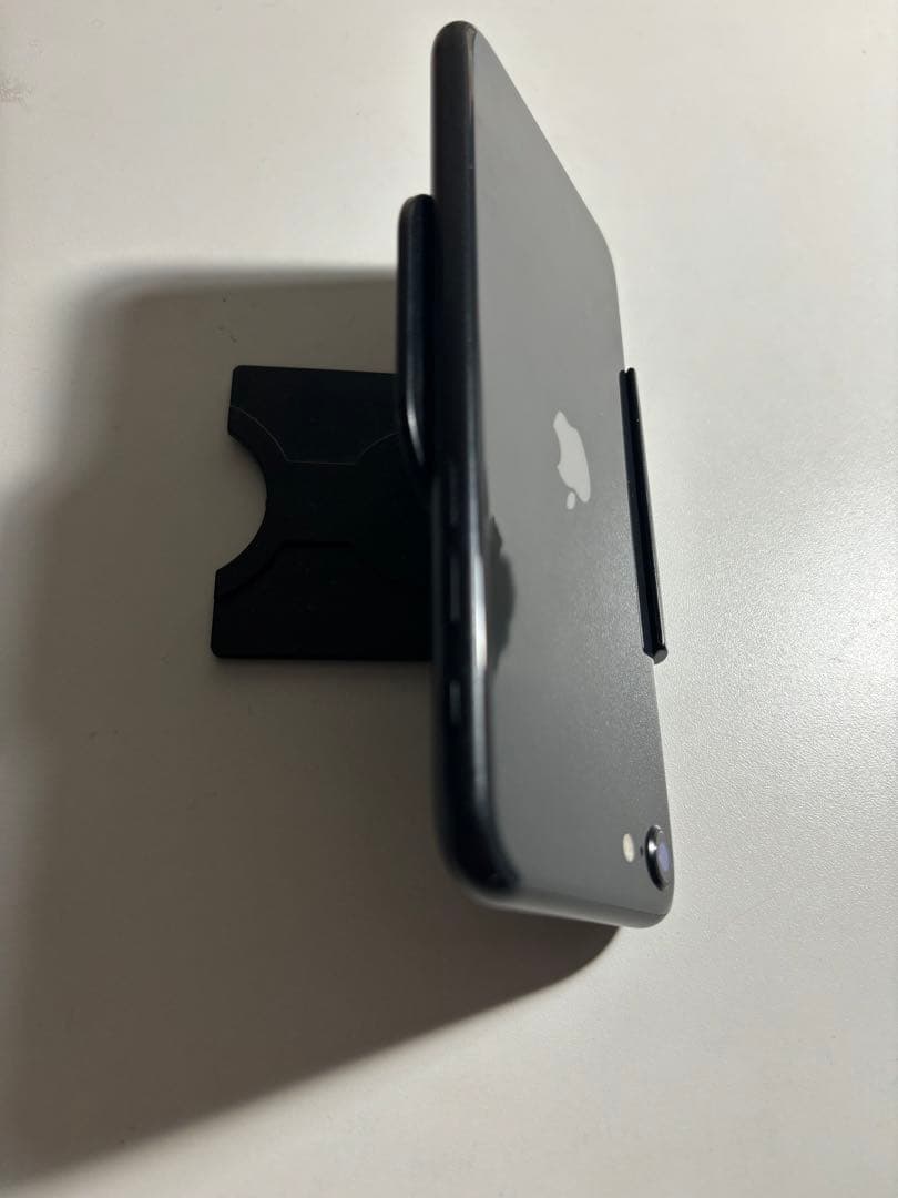 iPhone SE 第2世代　ミッドナイト64GB SIMロックなし　アイフォン