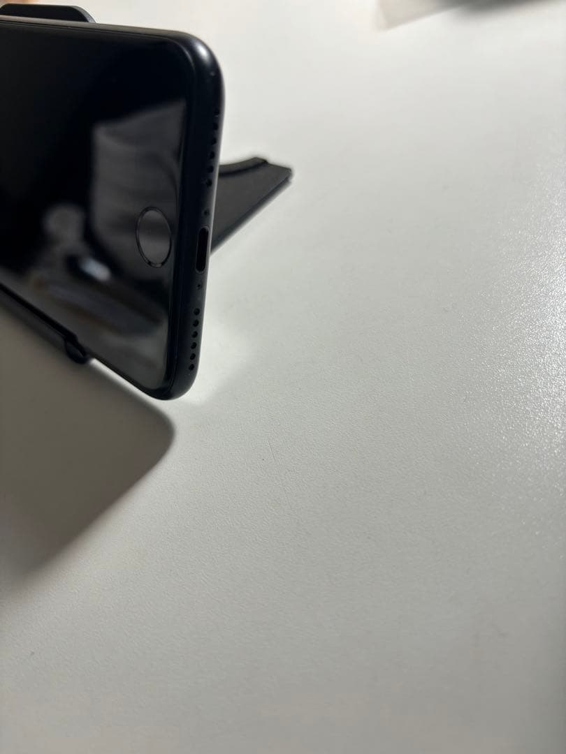 iPhone SE 第2世代　ミッドナイト64GB SIMロックなし　アイフォン