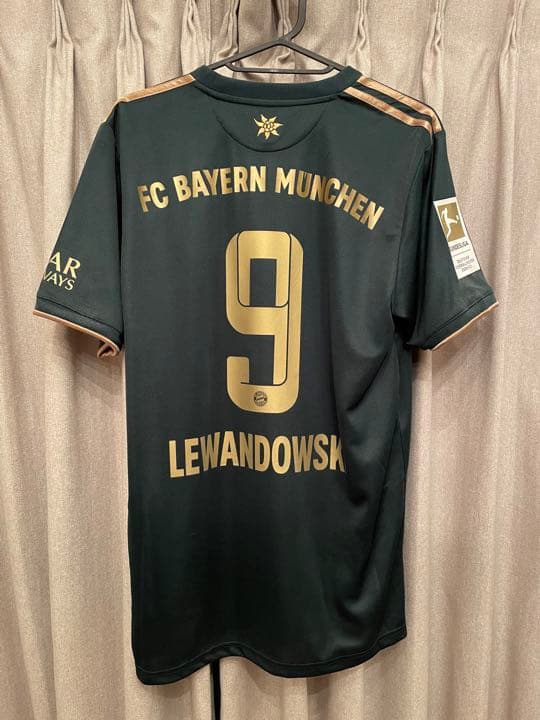 【年末限定特価/正規品】バイエルン 4thユニフォーム レヴァンドフスキ