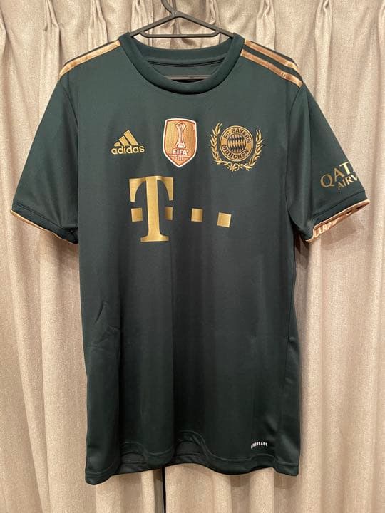 【年末限定特価/正規品】バイエルン 4thユニフォーム レヴァンドフスキ