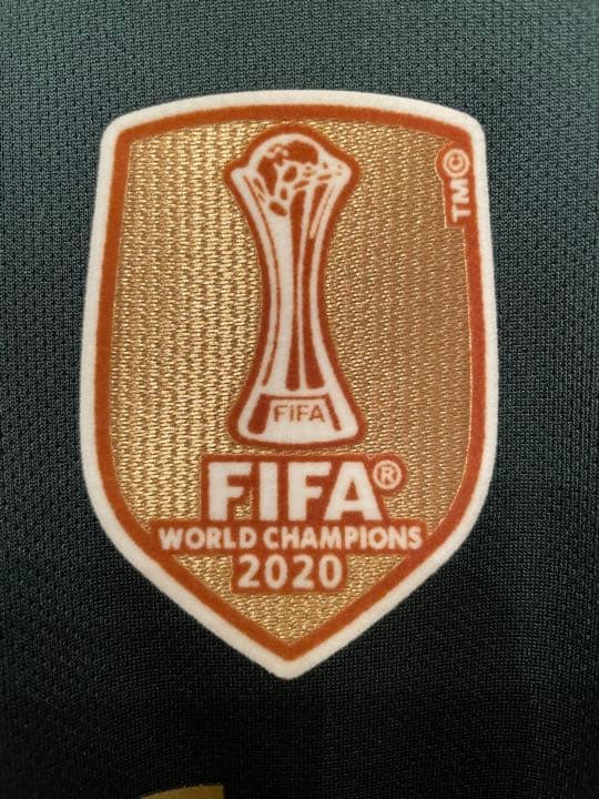 【年末限定特価/正規品】バイエルン 4thユニフォーム レヴァンドフスキ