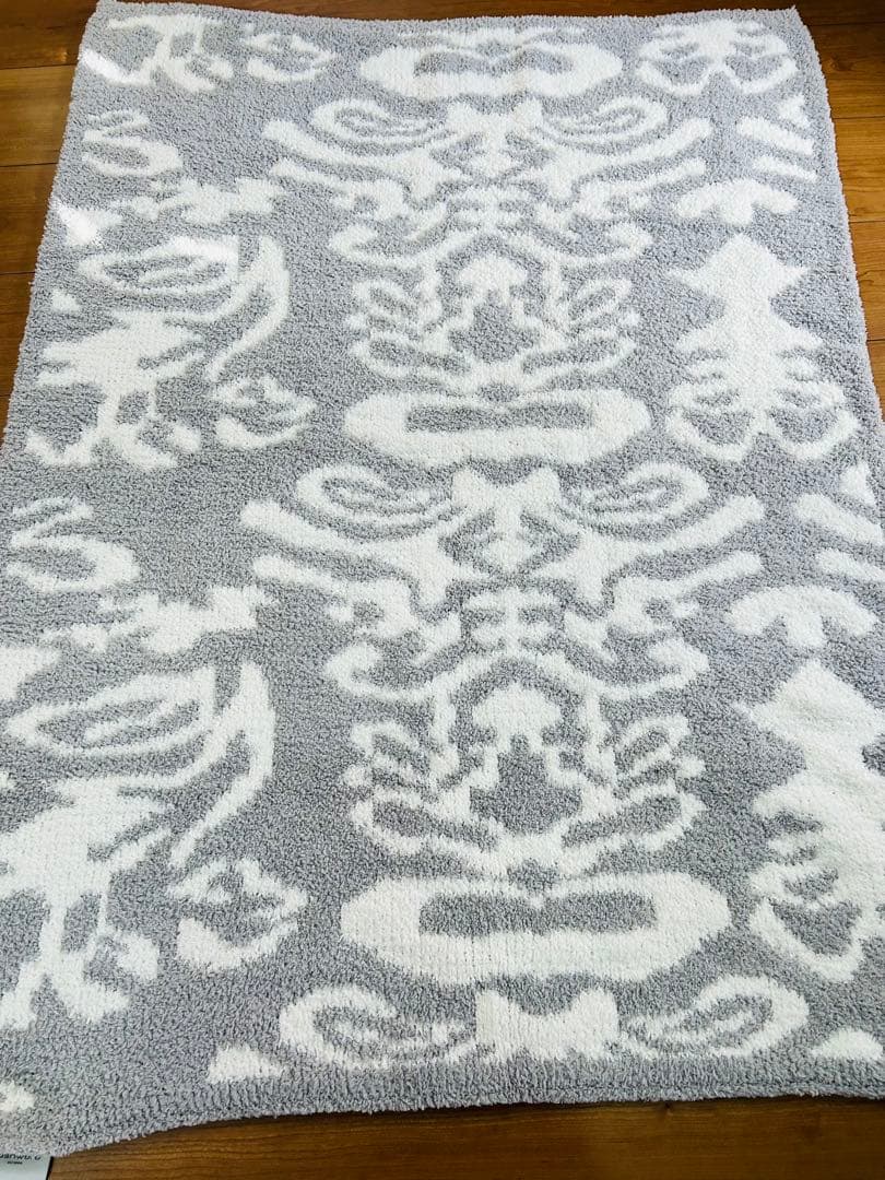 【新品】メルカリ最安値！！カシウエア ダマスク柄　ハーフブランケット