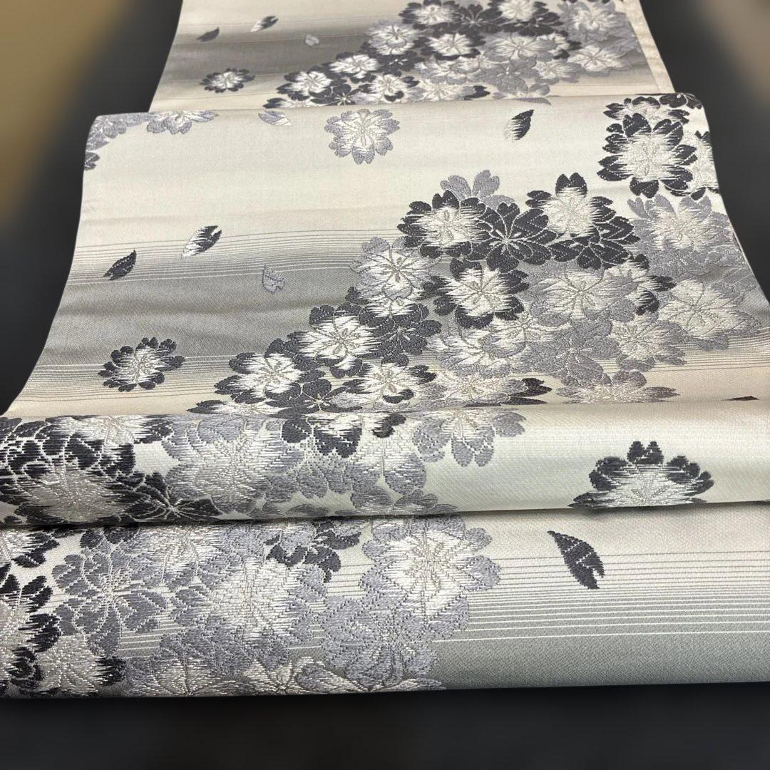 専用機です　桜　刺繍　袋帯