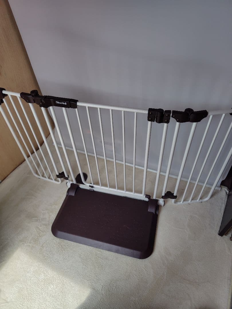 日本育児　おくだけとおせんぼ　おくトビラ　ホワイトスチール