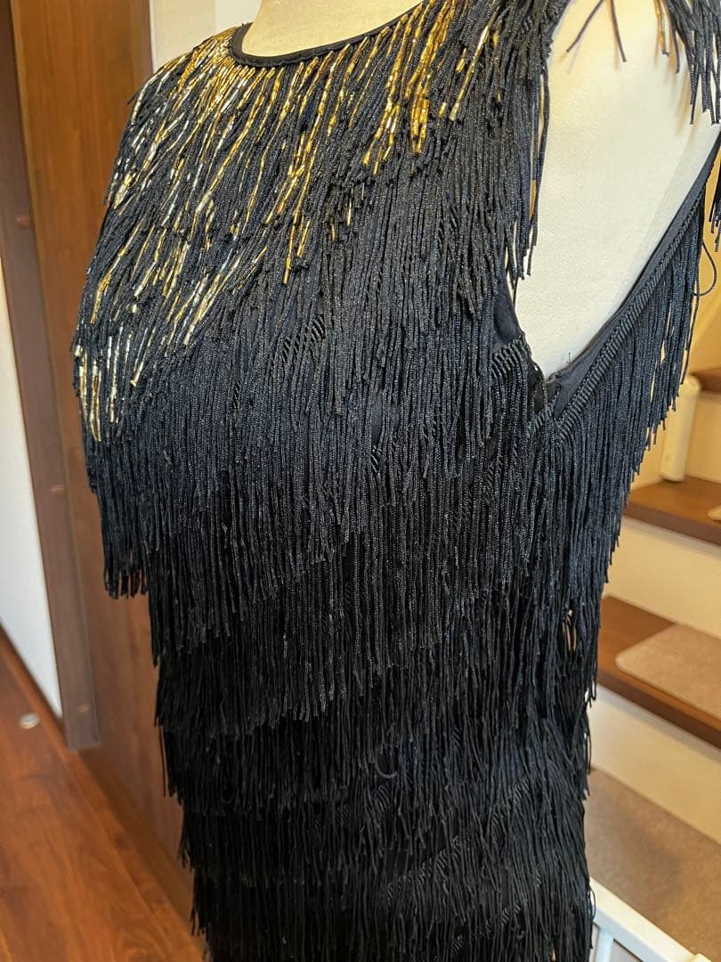 フリンジ付き黒ダンスドレス