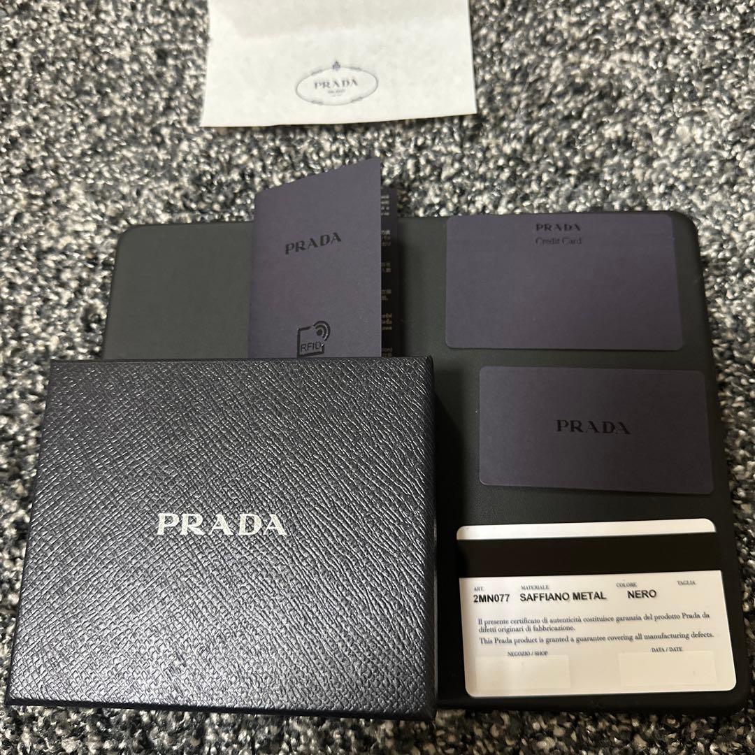 PRADA ブラック サフィアーノレザー マネークリップ　大人気商品