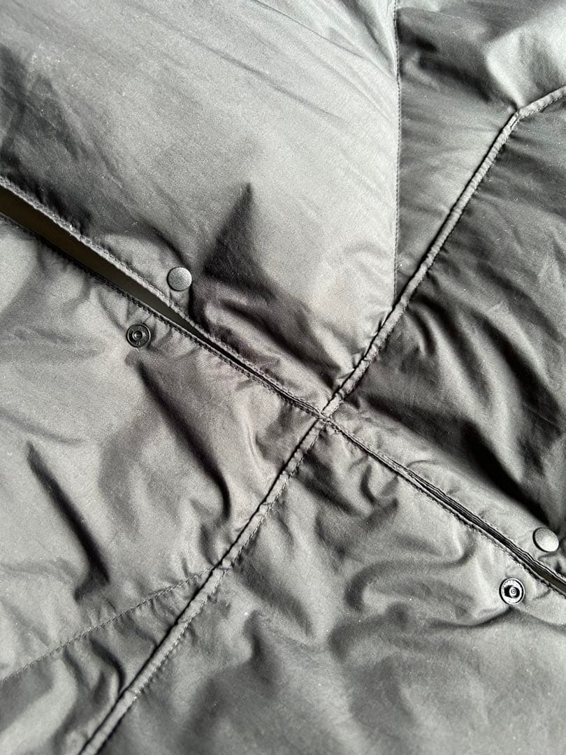 nestrobe購入ナンガ ダウンショール(ポンチョ)黒ポケット、スナップ付