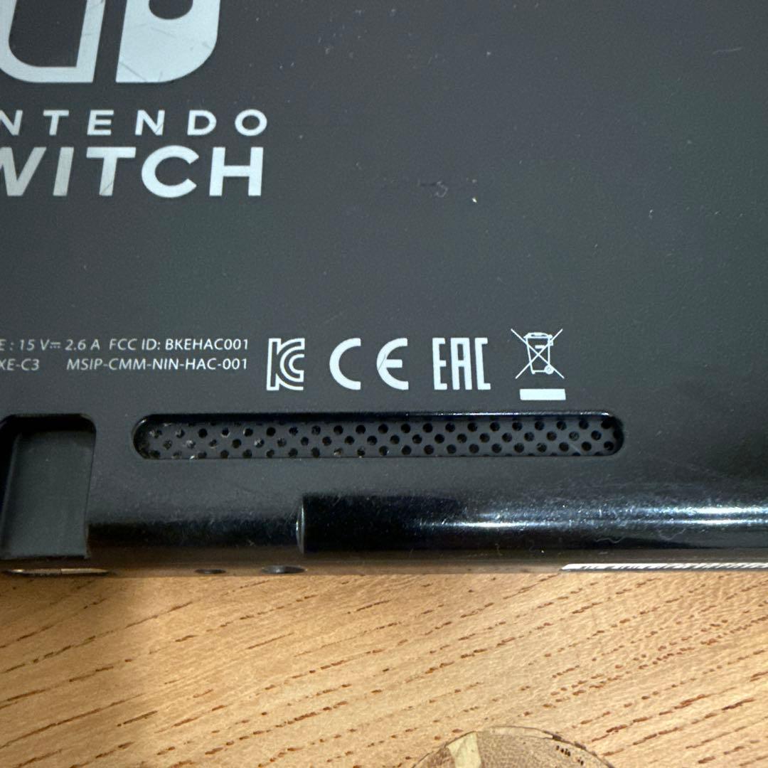 Nintendo switch 本体のみ　中古
