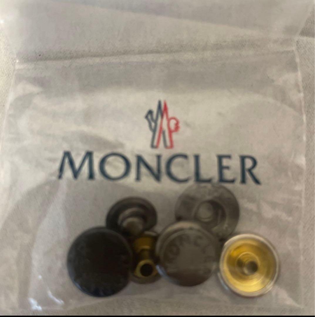 新品タグ付きモンクレール　GALLINULE ガリヌールフォックス　ダウンベスト