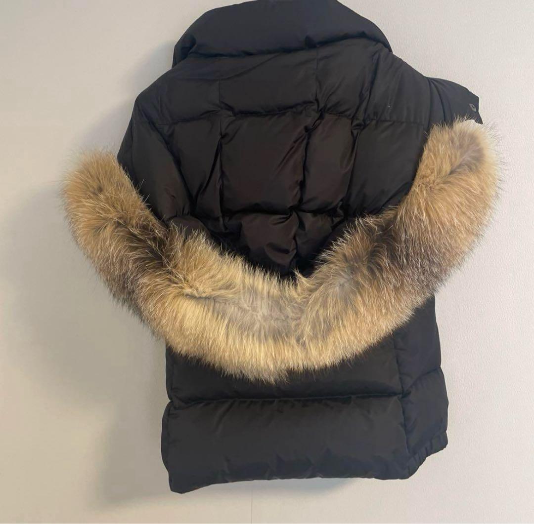 新品タグ付きモンクレール　GALLINULE ガリヌールフォックス　ダウンベスト