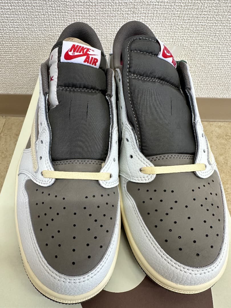 Travis Scott × Nike Air Jordan 1 Low OG