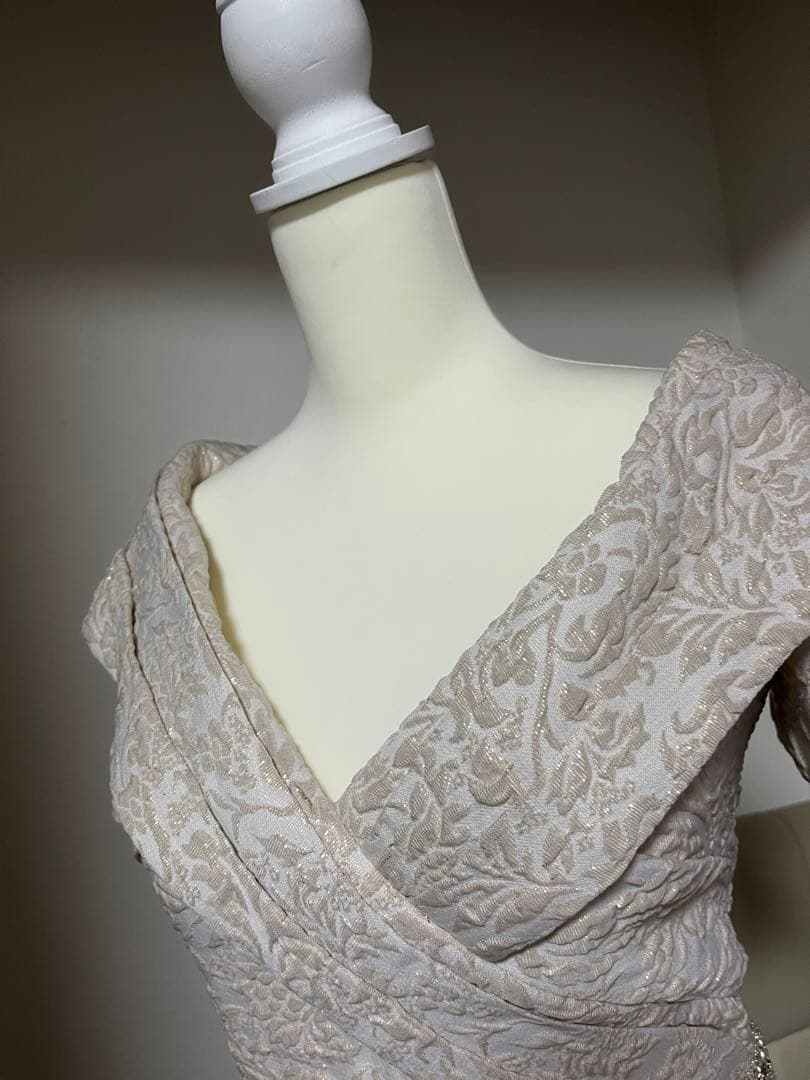 ゆ*こ様 上品TERANI シルバー オフショルダードレス