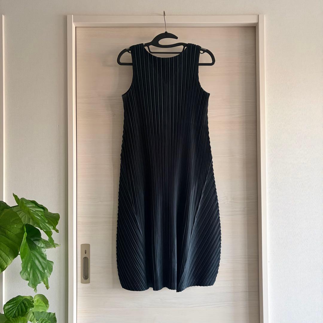 プリーツプリーズ　ダークグリーン　ワンピース　美品