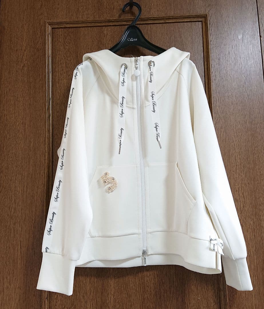 天海レイラ ⭐️ ❨新品❩ Super Beauty ボンディングパーカー