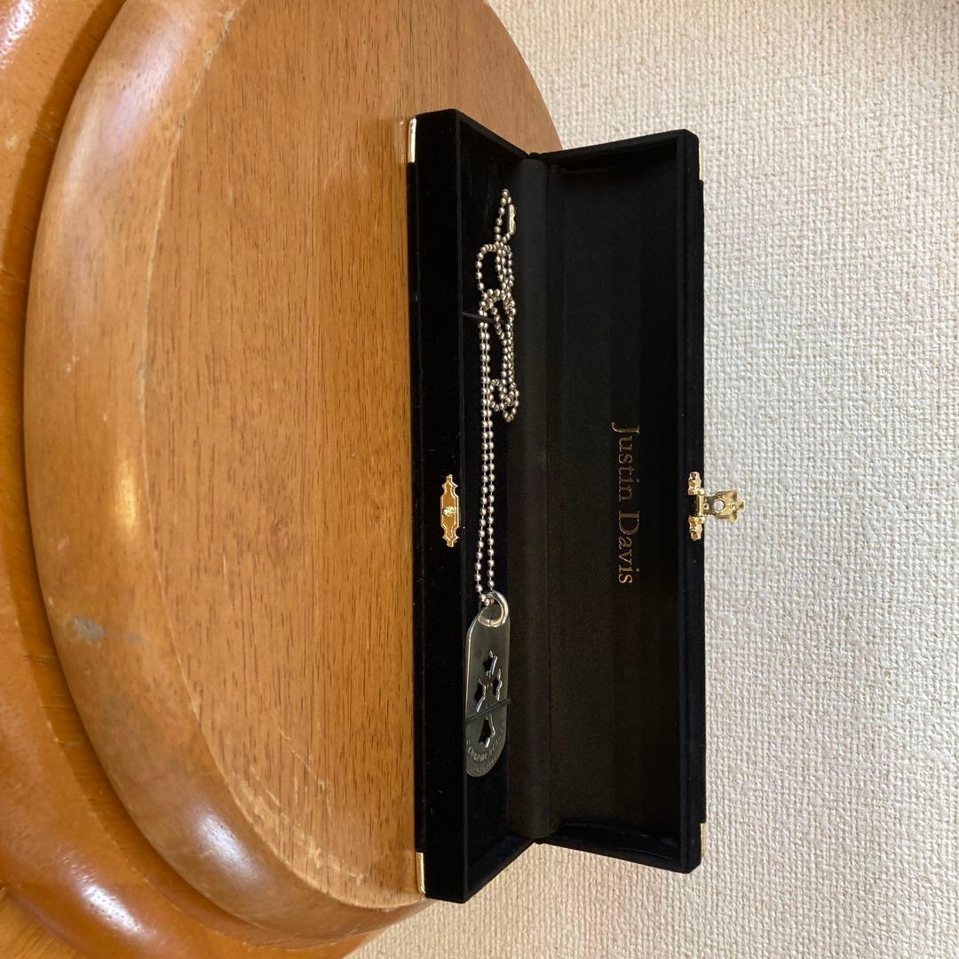 Justin Davis シルバー クロスモチーフ ネックレス