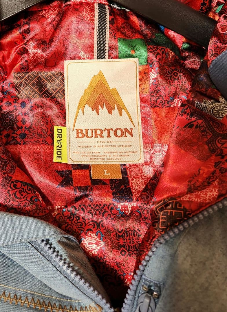 新品未使用　BURTONスノーボードウェア（女性用）　Lサイズ