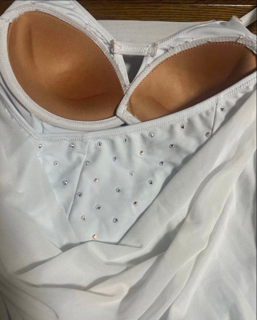 社交ダンス ラテンドレス ホワイト 衣装 ドレープ