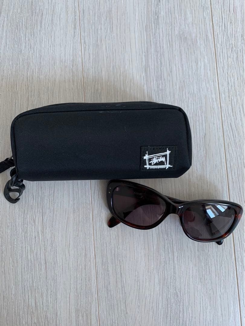 ストゥーシー サングラス