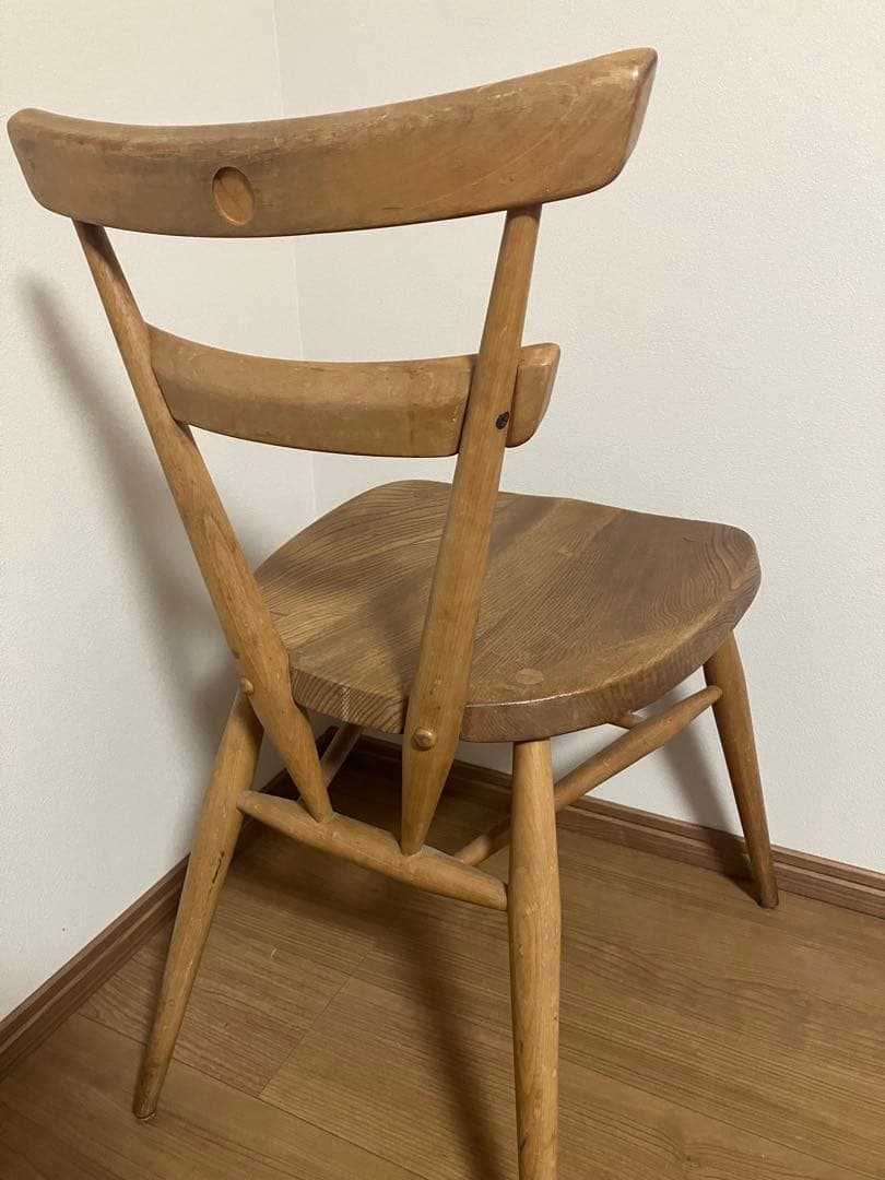 アーコール　スタッキングチェア