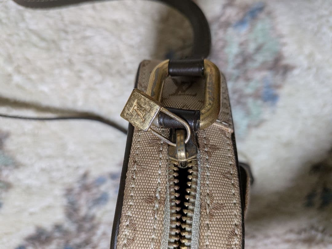 Louis Vuitton ショルダーバッグ ベージュ