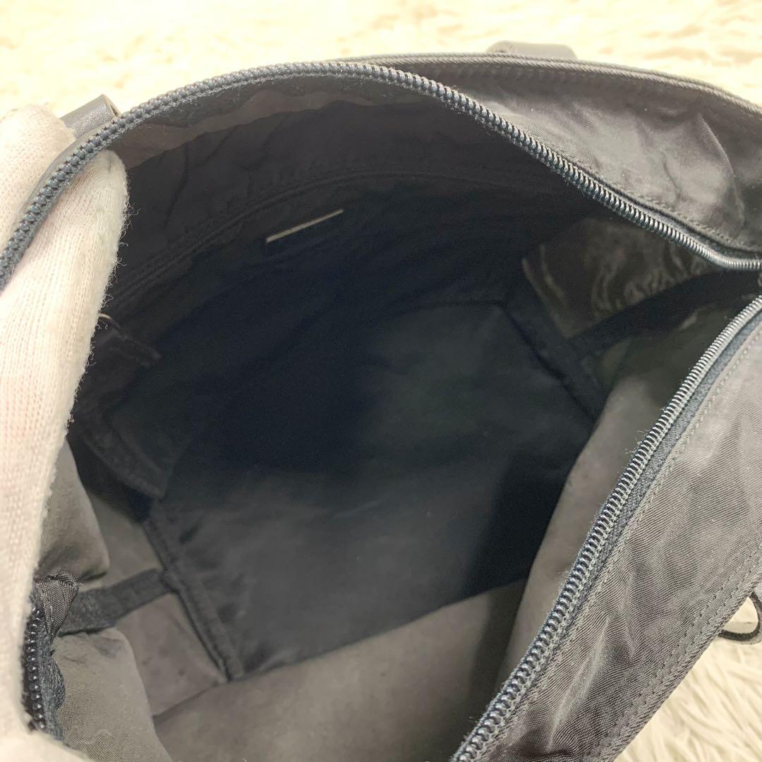 【✨極美品✨】プラダ トートバッグ 三角ロゴ 舟形 ナイロン ブラック