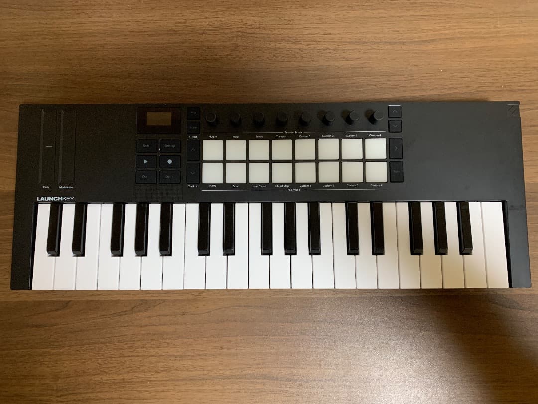 Novation Launchkey Mini 37 MK4 [製品登録解除済]