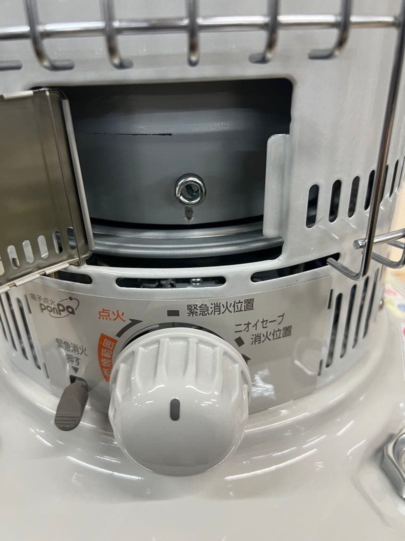 トヨトミ KS-67H(W) 対流形石油ストーブ 新品 展示品