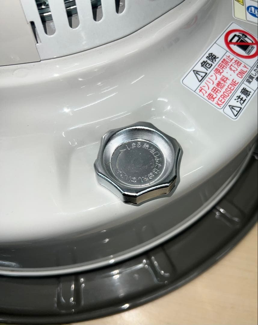 トヨトミ KS-67H(W) 対流形石油ストーブ 新品 展示品