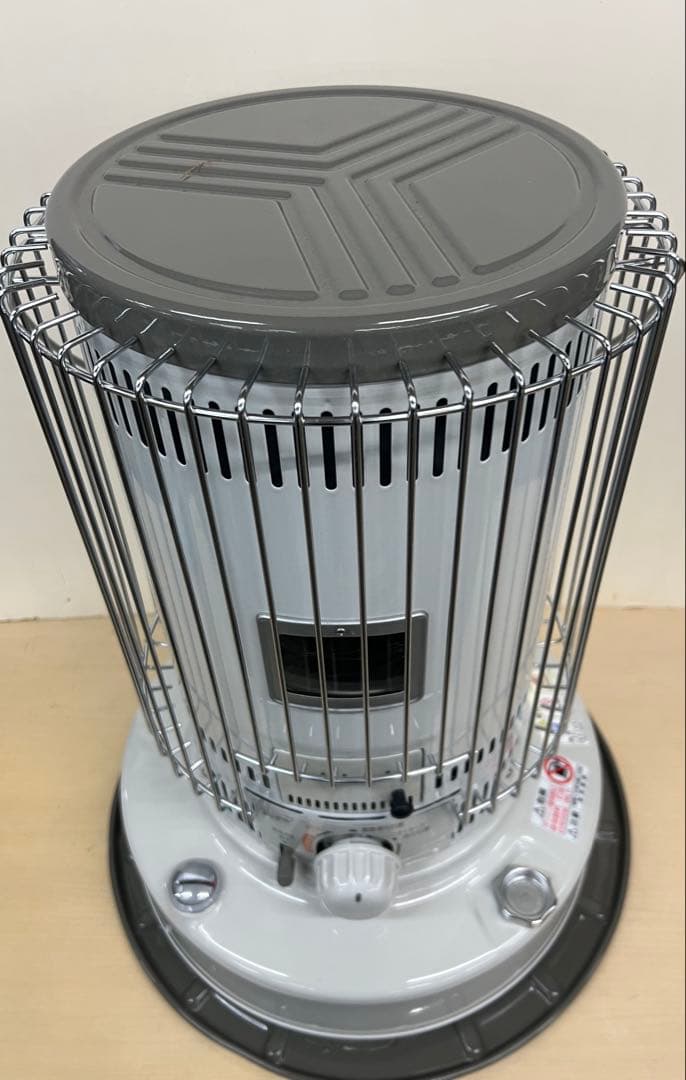 トヨトミ KS-67H(W) 対流形石油ストーブ 新品 展示品
