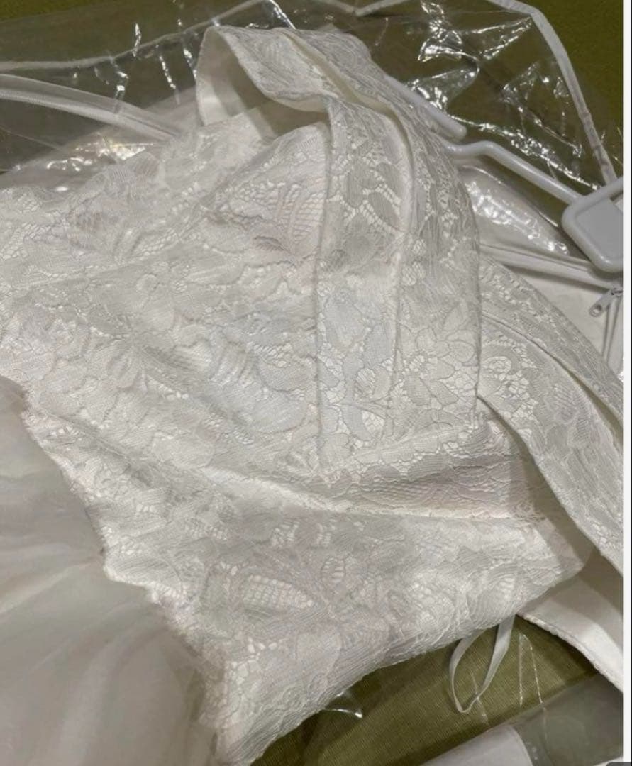 y*i様 ホワイト ウェディングドレス　9号