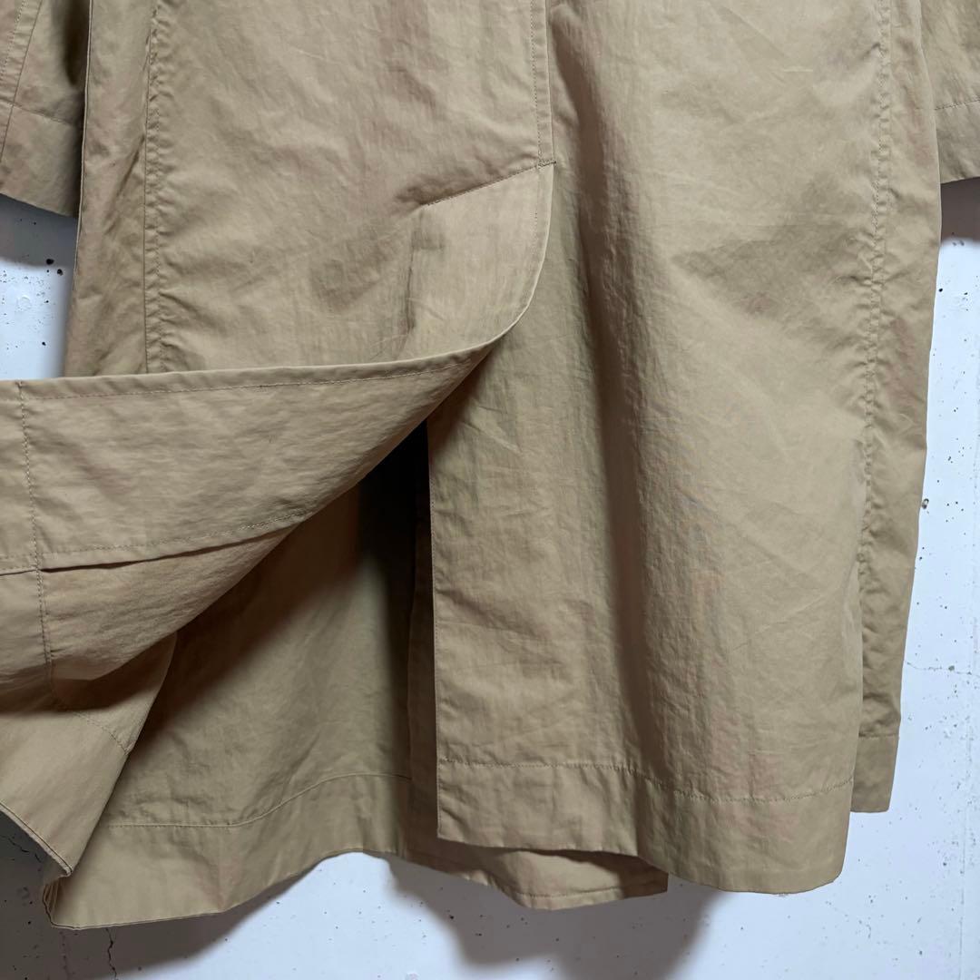 MHL. ドライワックスコットンナインロン トレンチコート ストーンベージュ