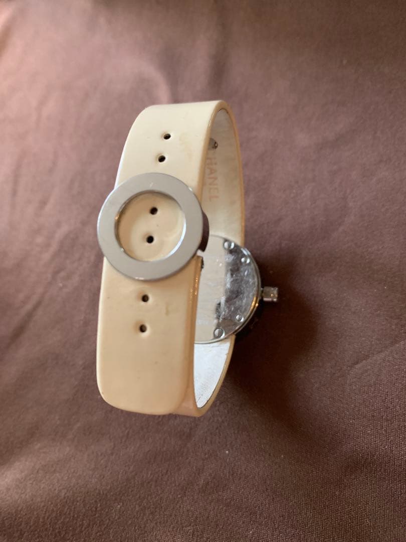 CHANEL シャネル時計　ラロンド　ホワイト