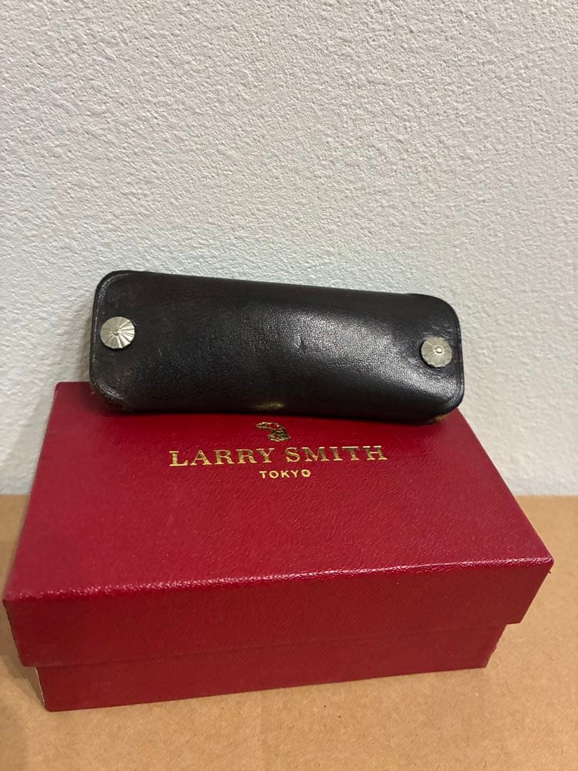 LARRY SMITH ブラックキーケース