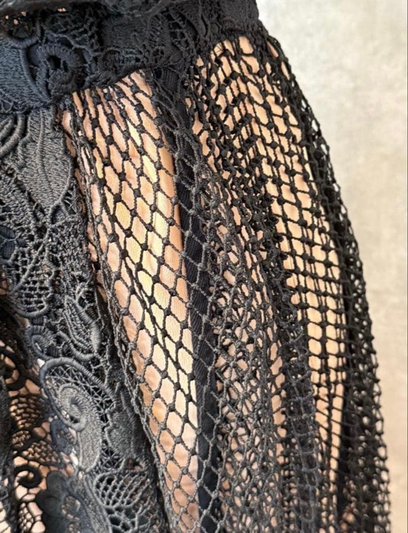 N°21 ヌメロヴェントゥーノ アシンメトリー総レースワンピース