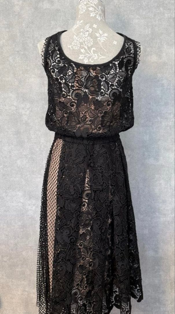 N°21 ヌメロヴェントゥーノ アシンメトリー総レースワンピース