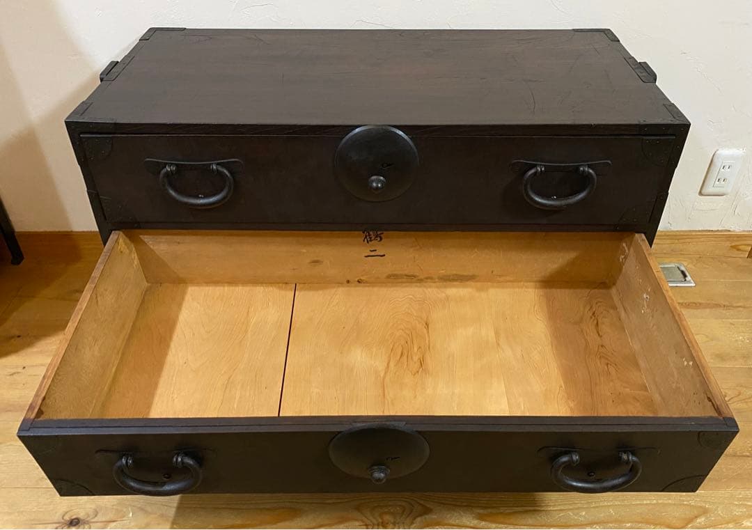 欅の玉杢が美しい骨董箪笥　アンティークチェスト