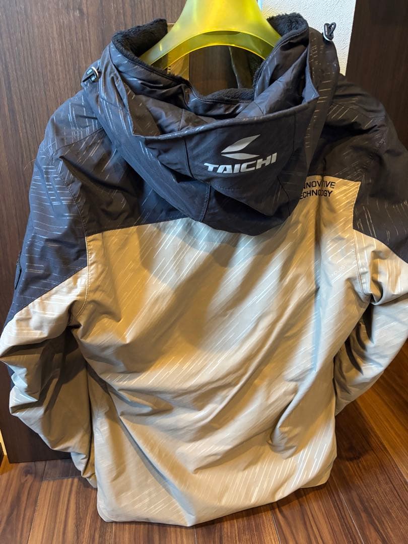 タイチ ウインタージャケット　XLサイズ