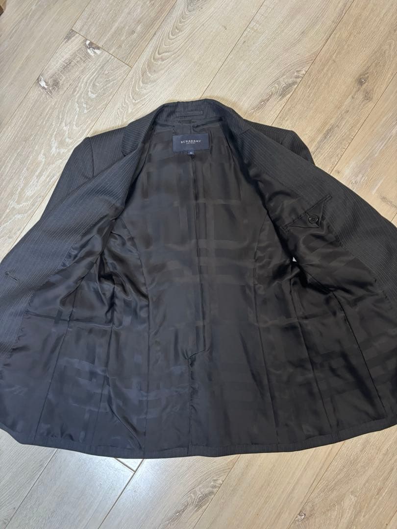 新品未使用⭐︎BURBERRY テーラードジャケット 38 ダークグレーストライプ