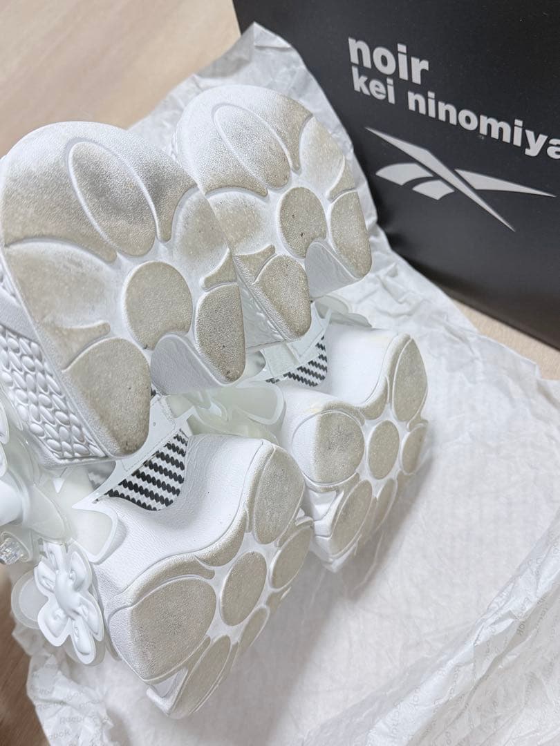 Noir × Reebok フラワーポンプ　白　24cm