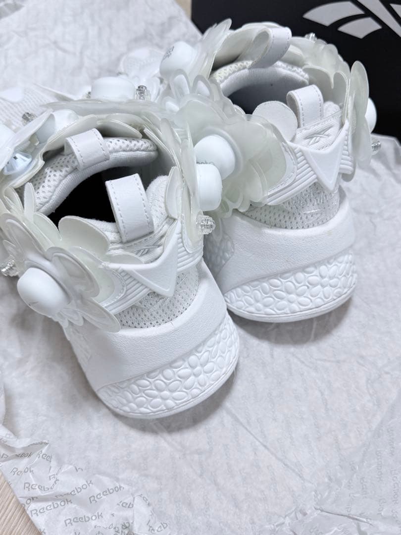 Noir × Reebok フラワーポンプ　白　24cm