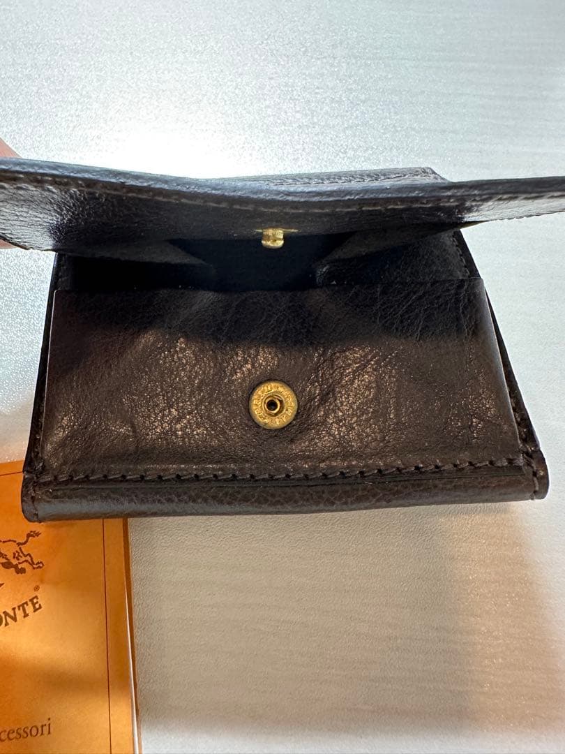 【IL BISONTE】レザー 二つ折り財布 黒 保存袋付き