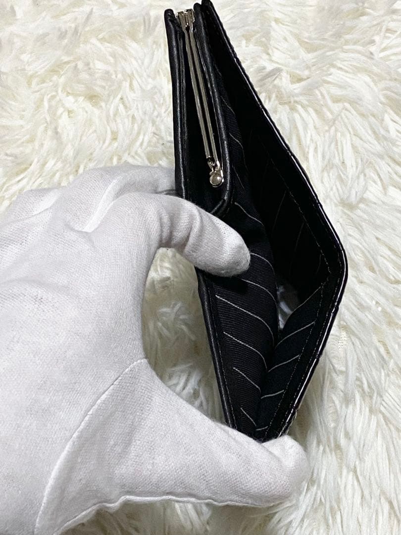 大人気⭐︎VivienneWestwoodヴィヴィアンウエストウッド 二つ折財布