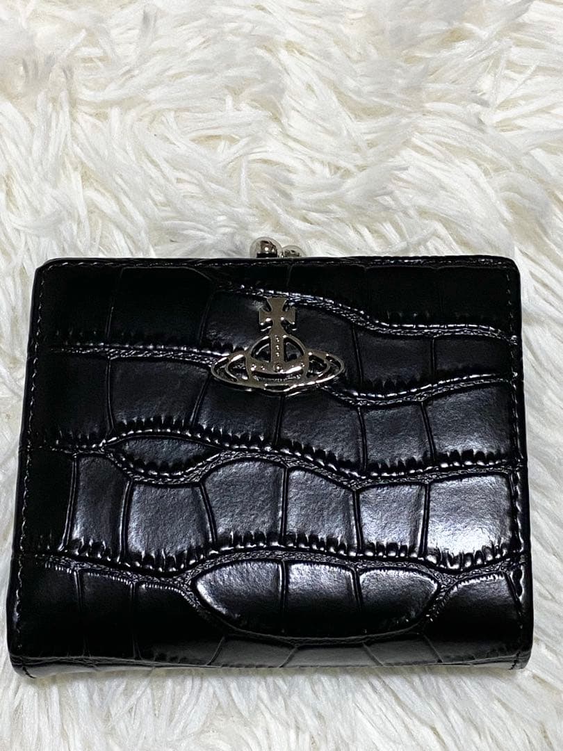 大人気⭐︎VivienneWestwoodヴィヴィアンウエストウッド 二つ折財布