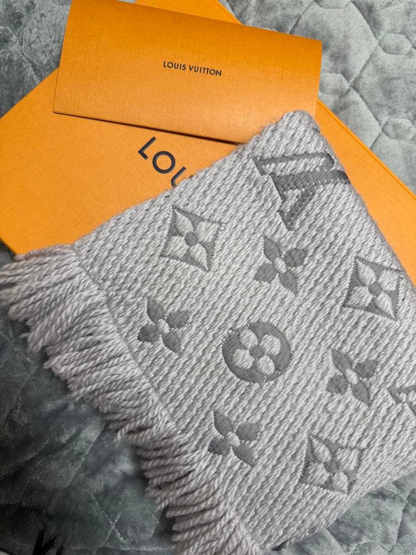 まさや LOUIS VUITTON ロゴマニア・マフラー グレー