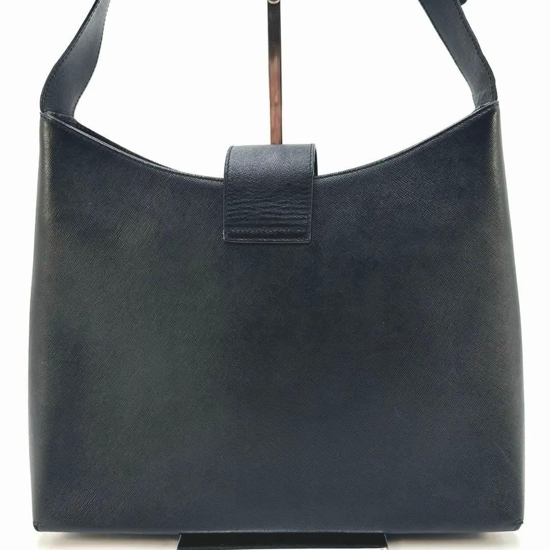 サルヴァトーレフェラガモ ガンチーニ ワンショルダーバッグ 黒 ゴールド金具