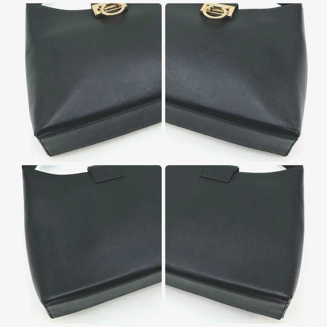 サルヴァトーレフェラガモ ガンチーニ ワンショルダーバッグ 黒 ゴールド金具