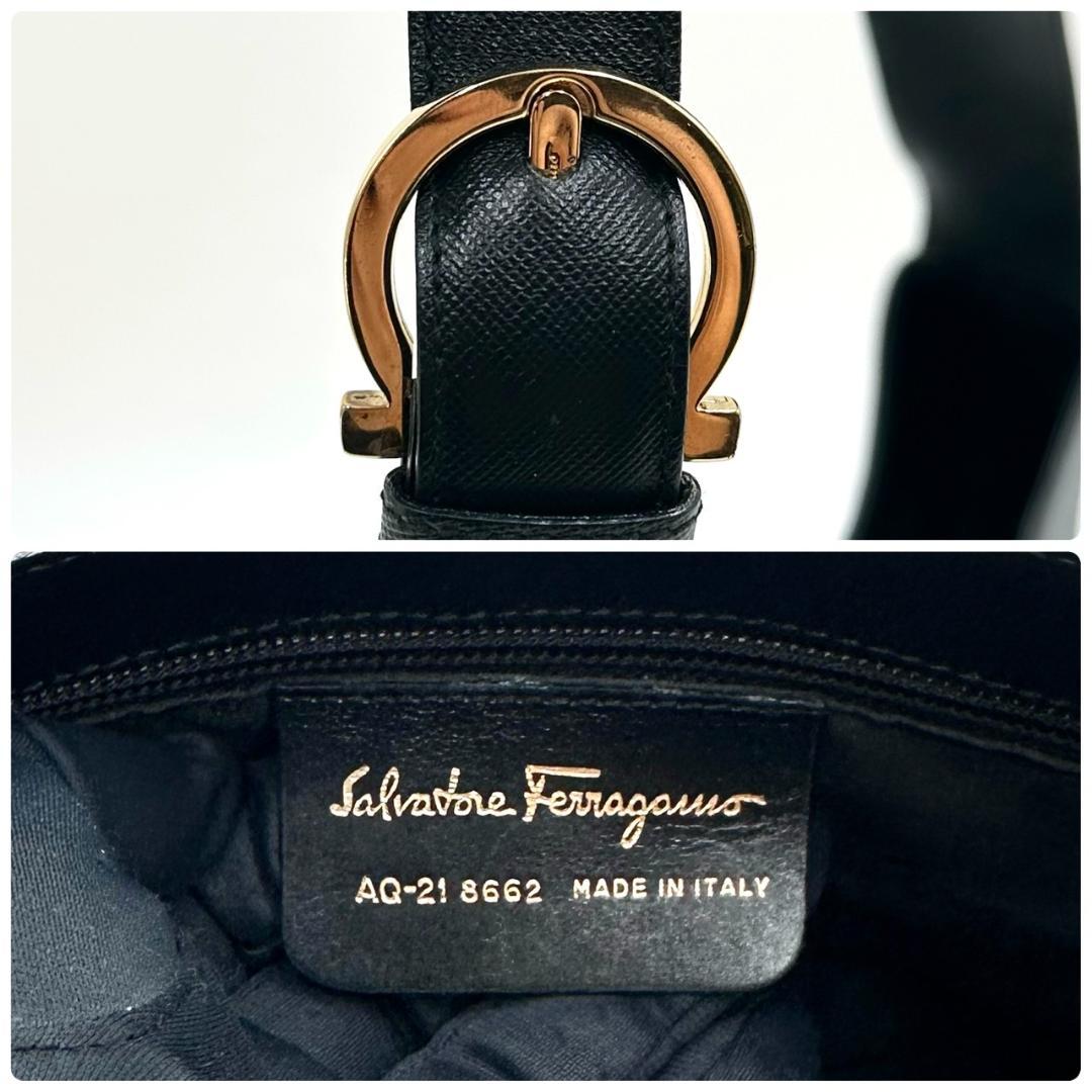 サルヴァトーレフェラガモ ガンチーニ ワンショルダーバッグ 黒 ゴールド金具